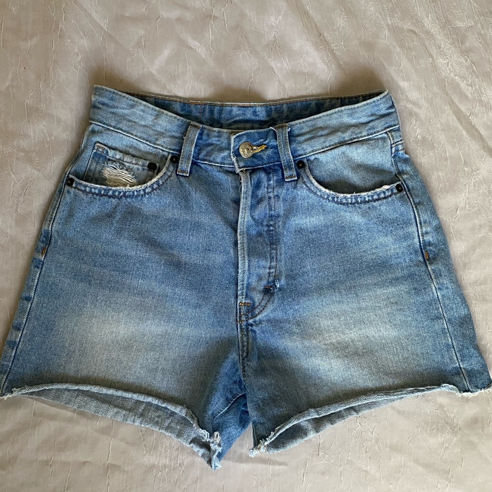Women’s &Denim by H&M high rise denim shorts 100% Cotton fit like 0 25
